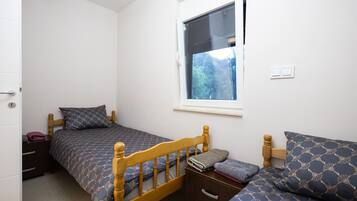 3 bedrooms, WiFi, bed sheets
