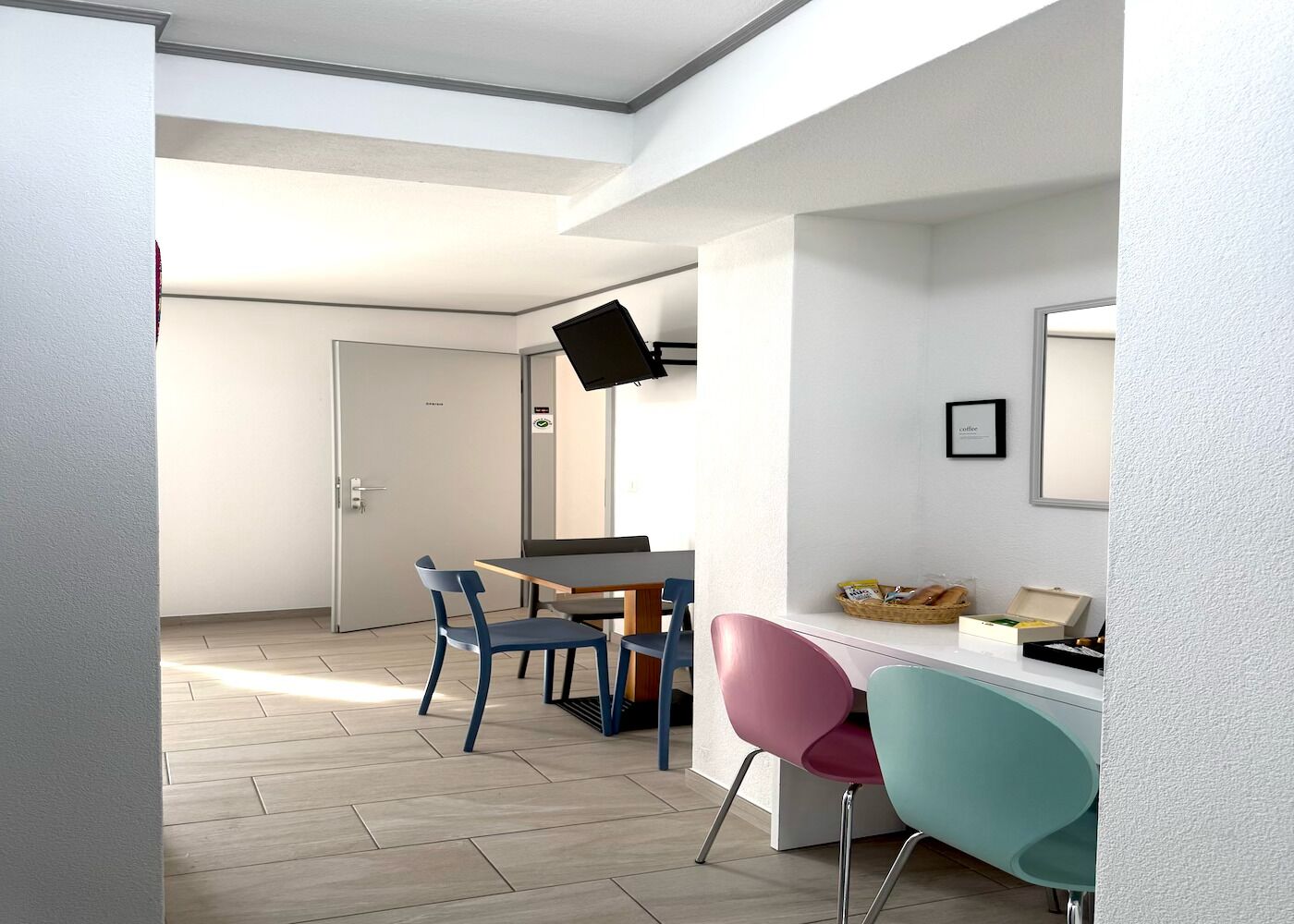 家庭三人房, 1 间卧室, 庭院景观 | 客房内用餐