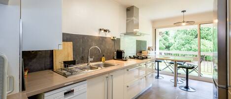 Fridge, microwave, oven, dishwasher