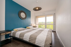 3 chambres, fer et planche à repasser, Wi-Fi gratuit, draps fournis