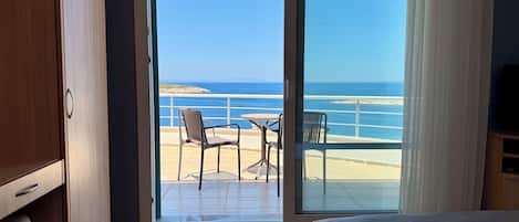 Doppia Comfort, vista mare | Una scrivania, postazione laptop, Wi-Fi gratuito