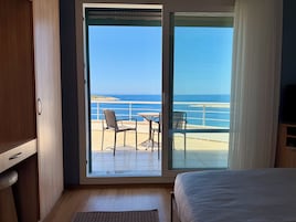 Comfort Double Room, Sea View | Desk, laptop workspace, soundproofing, free WiFi