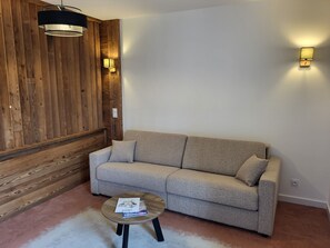 Family Room | 1 bedroom, free WiFi, bed sheets