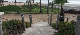 Cozy 2-bedroom house in Rosarito with WiFi, beach access and swimming pool