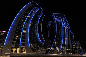 Exterior - SIMPLY COMFORT Urban Chic Suites in J One Tower City & Canal Views (Dubai)