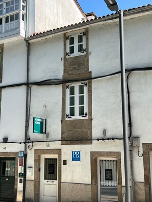 Front of property - Kumano Kodo by Como en Casa (Santiago de Compostela)