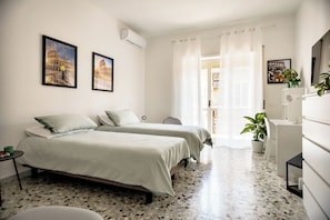 2 chambres, fer et planche à repasser, Wi-Fi, draps fournis