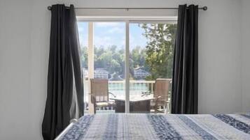 4 bedrooms, free WiFi, bed sheets