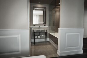 Room - The Venice Times (Venice)