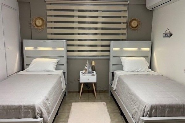 2 habitaciones, escritorio, tabla de planchar con plancha y wifi gratis