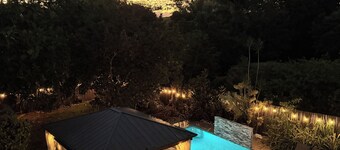 Coqui Town, A Tropical Oasis. 2BR, Solar panels & Pool in Arecibo