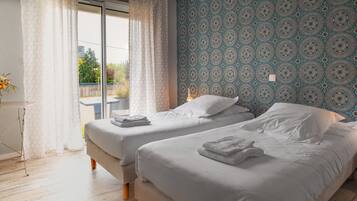 Habitación superior con 2 camas individuales | Wifi gratis