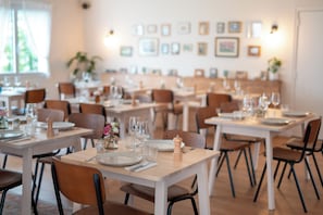 Café da manhã, almoço e jantar