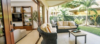 Dream Beach Stay- Spacious 3BR Condo at Playa Hermosa! Cocos & Corales!