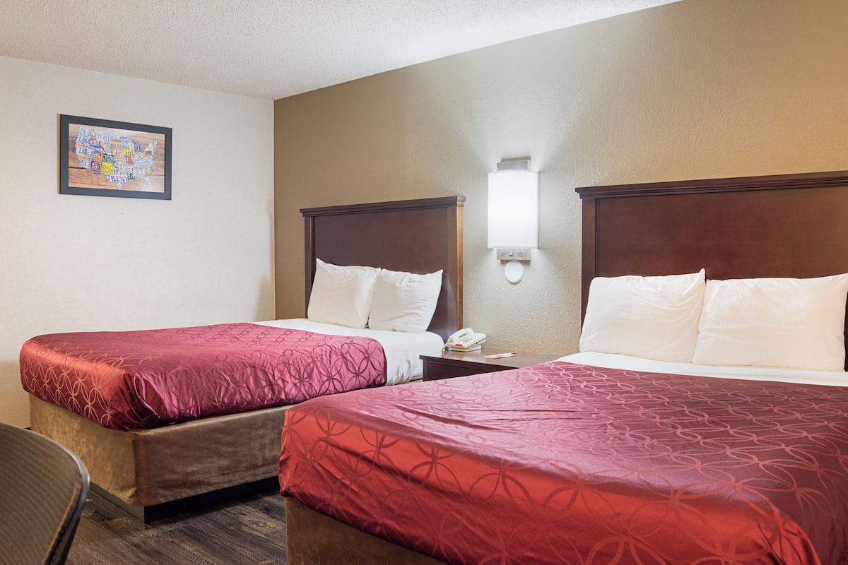 Chambre familiale double, 2 grands lits | Accès au Wi-Fi (inclus), literie fournie