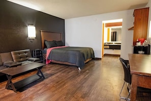 Luxury Single Room, 1 King Bed | Free WiFi, bed sheets