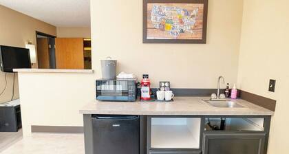 Rose City Inn and Suites