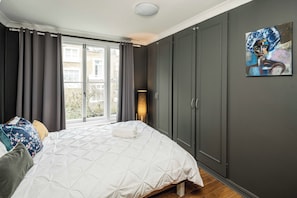 2 chambres, fer et planche à repasser, Wi-Fi, draps fournis