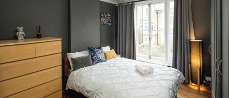 2 slaapkamers, een strijkplank/strijkijzer, wifi, beddengoed