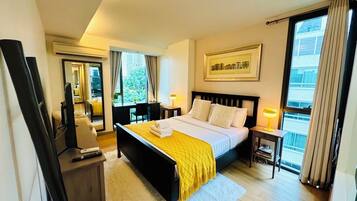 1 bedroom, in-room safe, desk, iron/ironing board