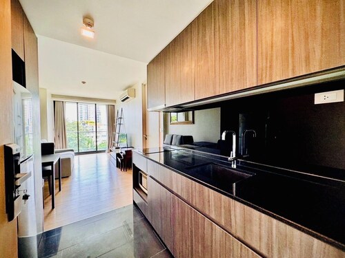 Cozy Garden-View 1BR 700m BTS ThongLo, Sukhumvit49, Samitivej Hospital