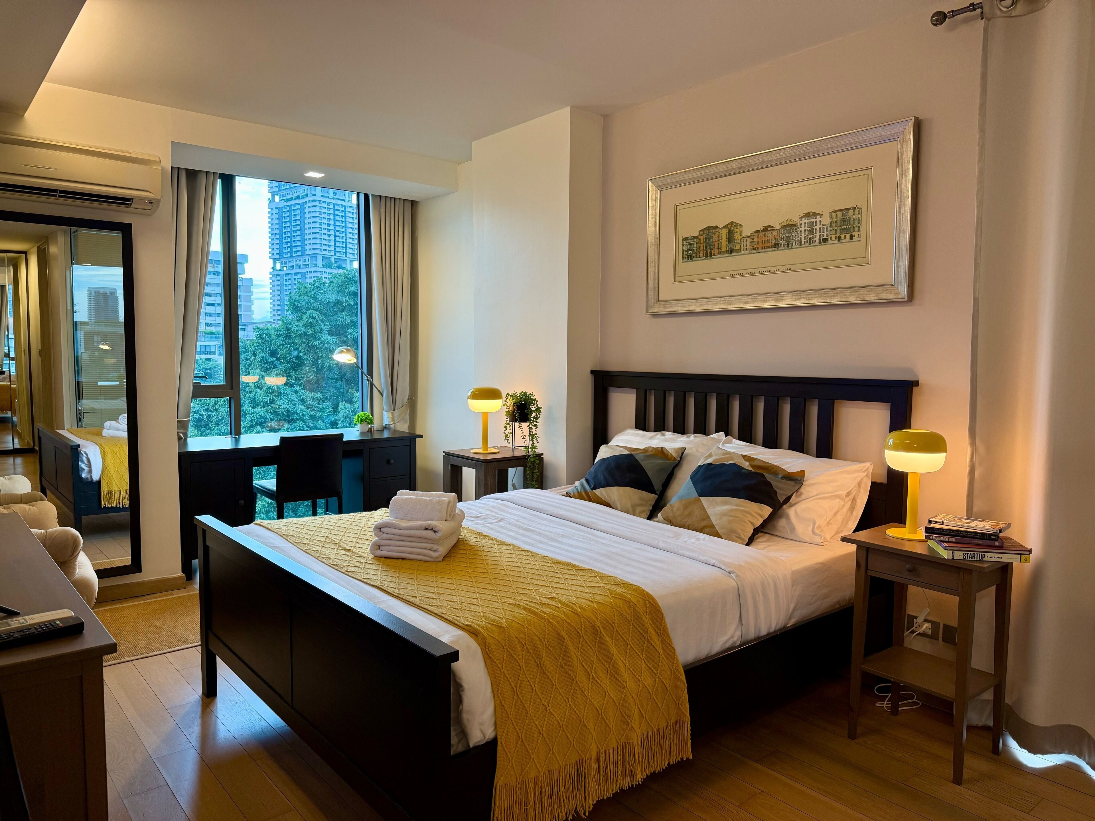 1 bedroom, in-room safe, desk, iron/ironing board