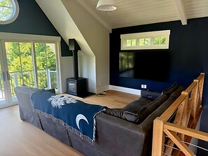 Smart TV, fireplace, ping pong, printers