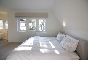 Villa | 5 bedrooms, individually furnished, iron/ironing board