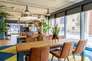 Lobby sitting area - The Croft (Derby)