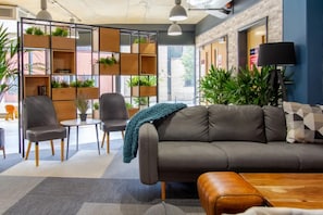 Lobby sitting area - The Croft (Derby)