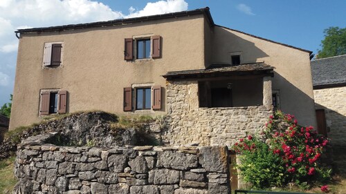 JEAN-ANTOINE, gîte sur le Causse Méjean