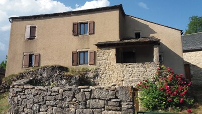 JEAN-ANTOINE, gîte on the Causse Méjean