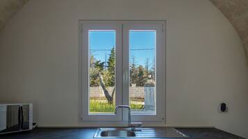 Micro-ondes, four, plaque de cuisson, lave-vaisselle