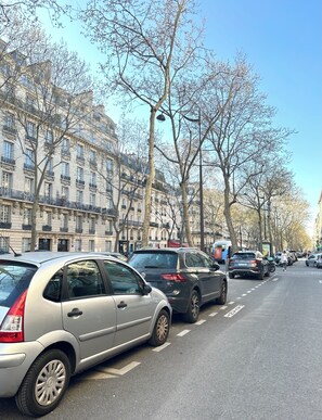 Exterior - VIERGE (Paris)