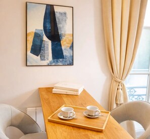 Superior Studio | Living area | 80-cm Smart TV with digital channels - VIERGE (Paris)