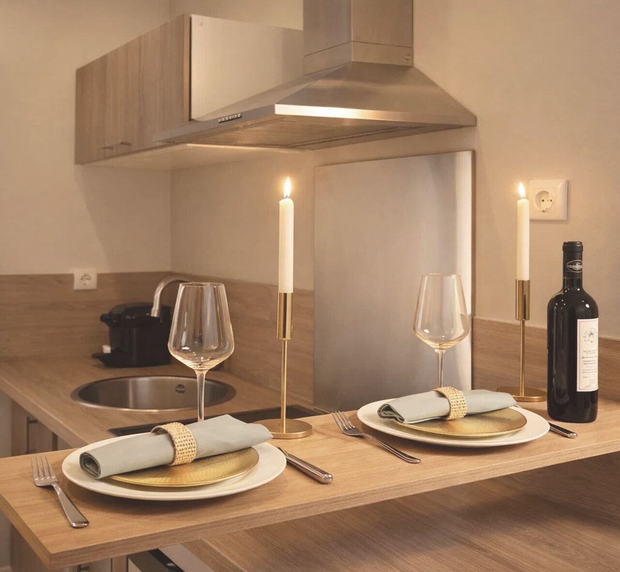 Studio supérieur | Cuisine privée | Mini-réfrigérateur, four à micro-ondes, un four, surface de cuisson