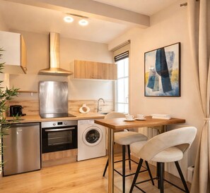 Superior Studio | Private kitchen - VIERGE (Paris)