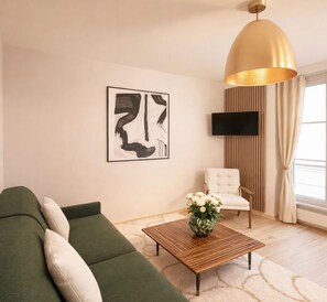 Superior Studio | Living area - VIERGE (Paris)
