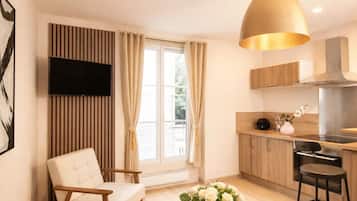 Superior studio | Woonruimte | Een 80-cm smart-tv met digitale zenders