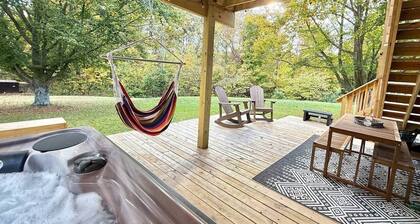 Converted Barn with Hot Tub and Escape Room