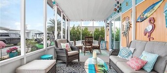 Charming 2-bedroom, 2-bath cottage with a beach house feel in North Fort Myers