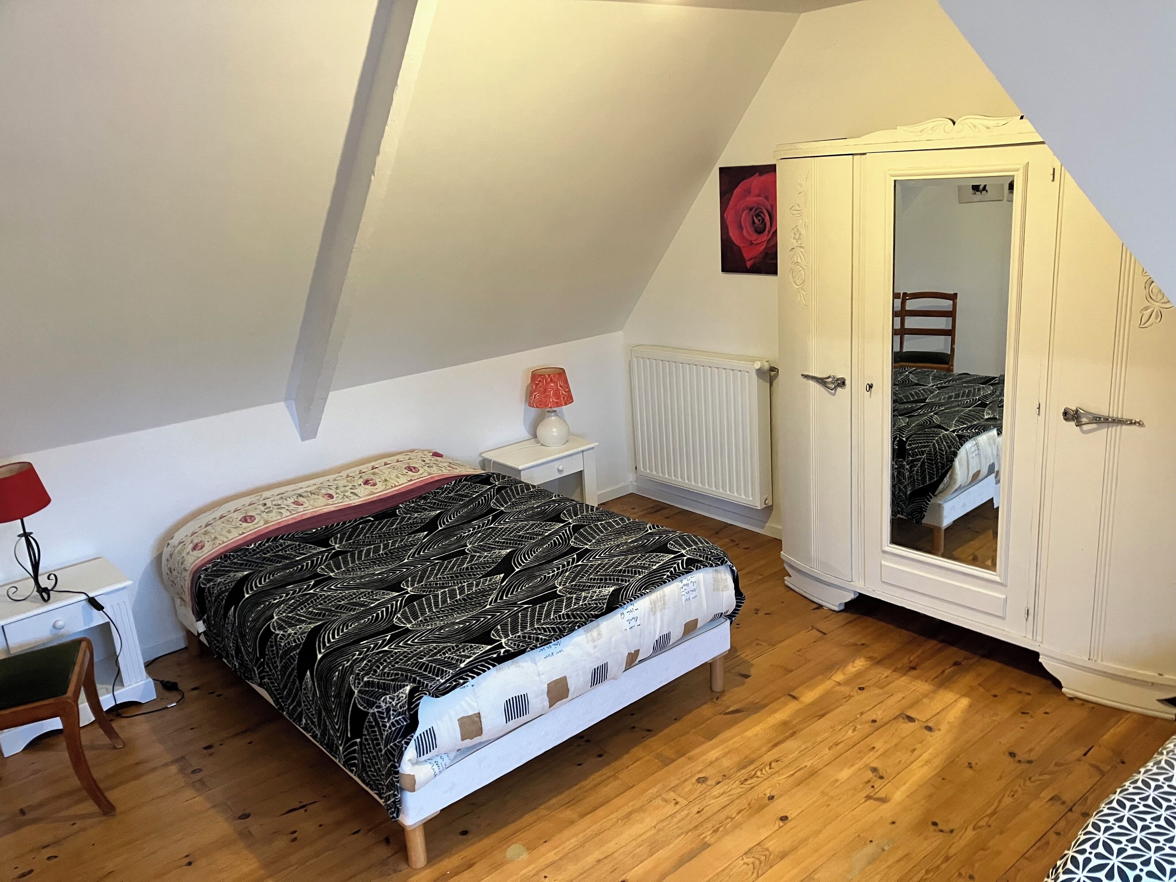 1 chambre, fer et planche à repasser, draps fournis