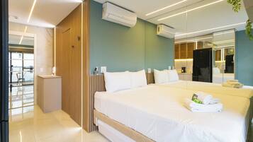 Studio | Blackout drapes, iron/ironing board, free WiFi