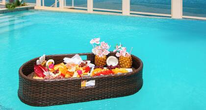 Spacious 5-bedroom villa w/ Private Beach Access 1 minute away in, St. Ann