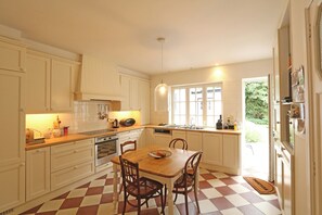 Vil·la | Cuina privada | Trona 