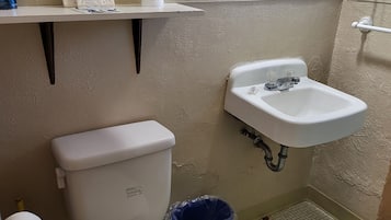 Dusche, Handtücher, Seife, Toilettenpapier