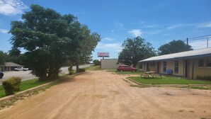 Property grounds - John Wayne Suite (Buchanan Dam)