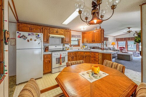 Welcome to Turtle Cove on Turtle Lake - Charming 2 bedroom cabin