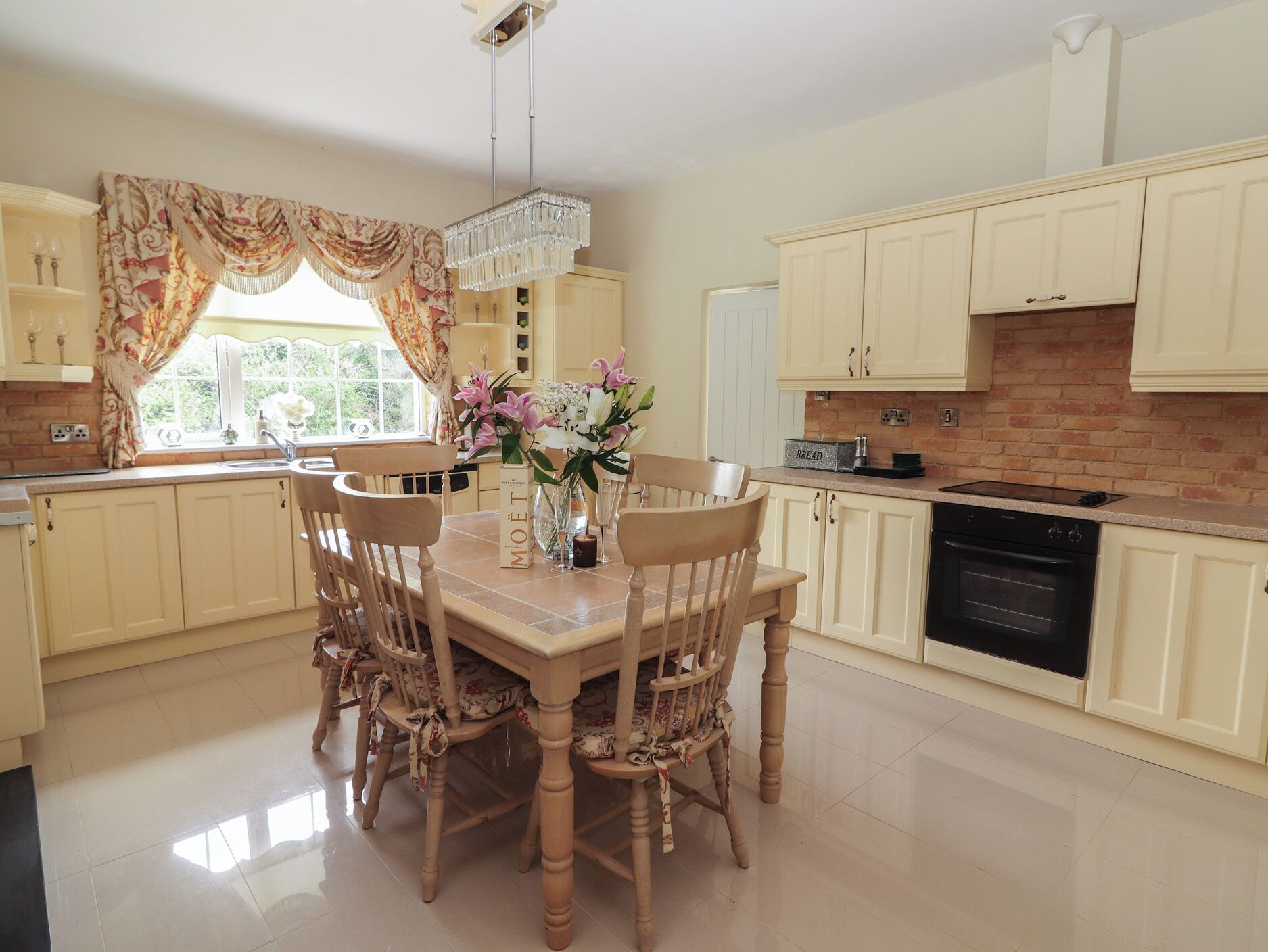 Dishwasher, cookware/dishes/utensils