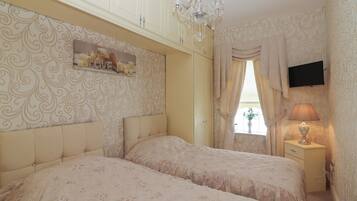 3 bedrooms, individually decorated, individually furnished